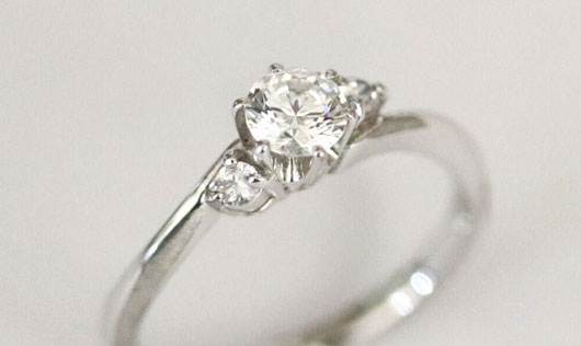 立爪婚約指輪をジュエリーリフォームしてご子息の婚約指輪に
