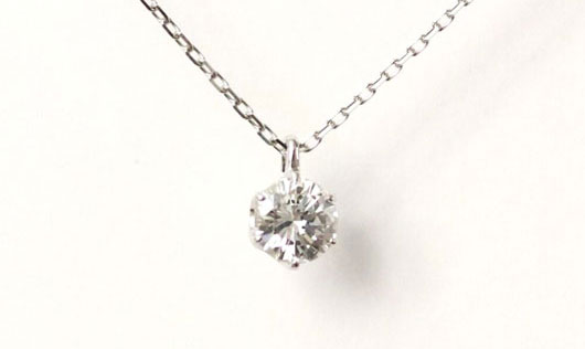 立爪婚約指輪を毎日使えるネックレスにしたい