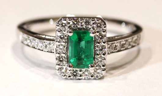 エメラルドの指輪ジュエリーリフォーム