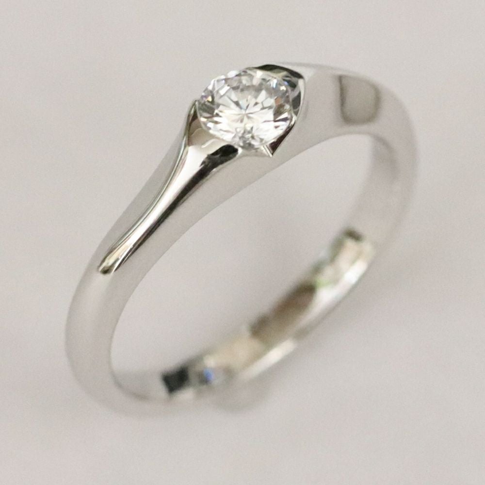 立爪婚約指輪を普段使いできるフラットな指輪に｜広島のジュエリー