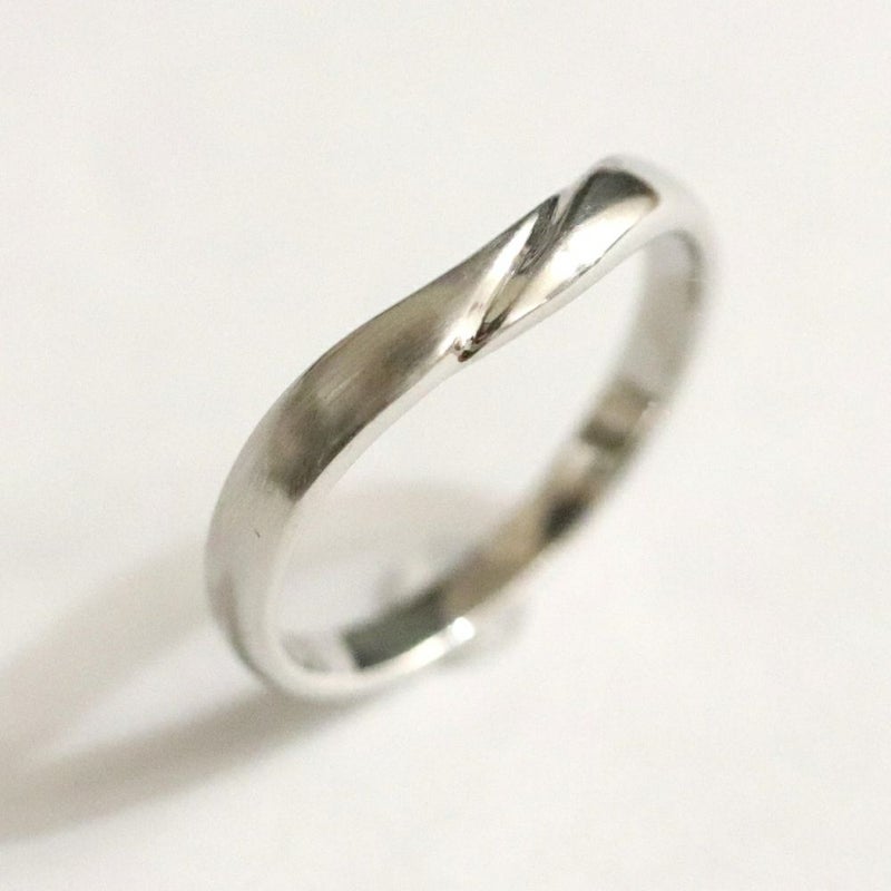 結婚指輪V字ラインｍｒｓ019ｐｔｓ018ｐｔメンズ斜め